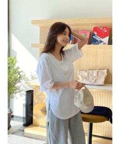 Tシャツ レディース 夏 半袖 綿 Vネック カットソー トップス シンプル 透けない おしゃれ コーデ UVカット きれいめ 40代 30代 20代 スリット